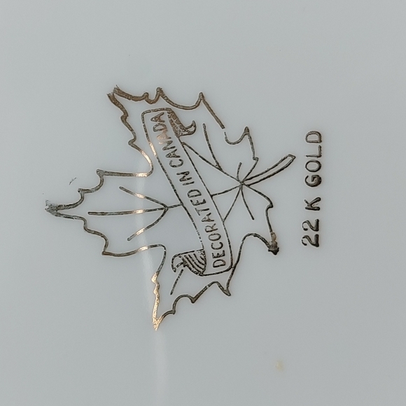 Anne of Green Gables Collector's Plate - Picture 4 of 4